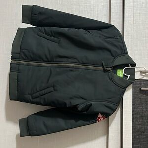 Bossini 8years A hunter green padded jacket to protect you from storm and rain